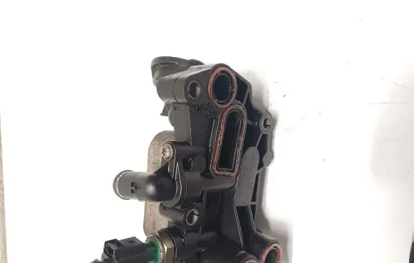 Skoda Fabia Mk3 (NJ) Oil filter mounting bracket 04B115389B