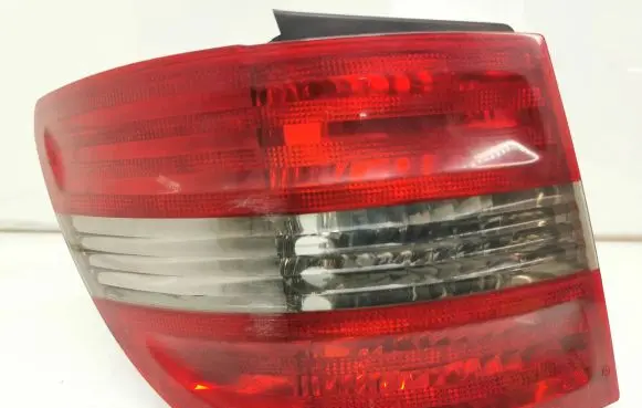 Mercedes-Benz B W245 Rear/tail lights A1698202564 2752