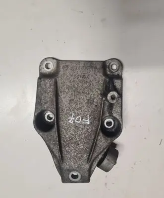 BMW 5 GT F07 Engine mounting bracket 13992010 6777623