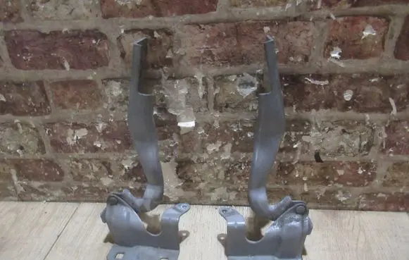 Renault Koleos I Engine bonnet/hood hinges