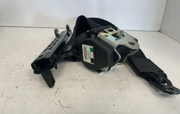 Audi Q7 4L Rear seatbelt 4L0857806G