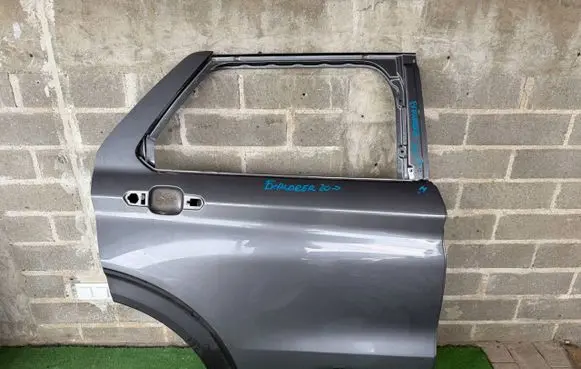 Ford Explorer VI Rear door