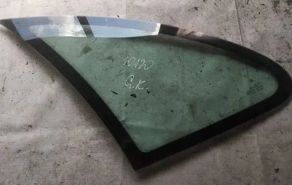 Citroen Xsara Picasso Rear side window as2
