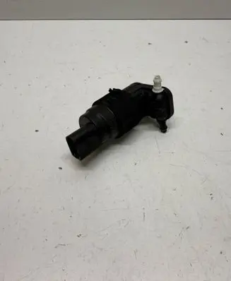 Porsche Cayenne (9Y0 9Y3) Windscreen/windshield washer pump 8K9955647