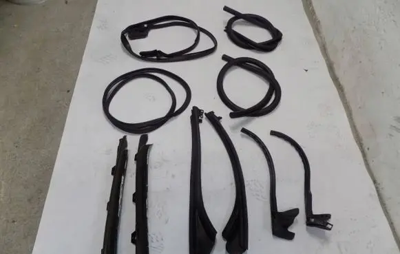 Audi A3 S3 8V Front door rubber seal 
