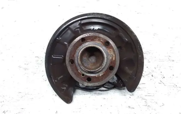 Mercedes-Benz CLA C117 X117 W117 Rear wheel hub spindle/knuckle 2460406