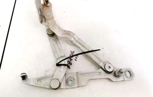 Audi A4 S4 B5 8D Tailgate/trunk/boot hinge 8D5827302A