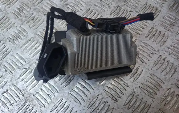 Volkswagen Touareg I Voltage converter inverter 050811501