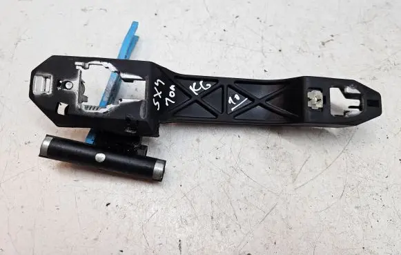 Suzuki SX4 Rear door exterior handle/bracket 