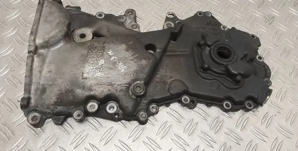 Toyota Yaris Timing chain cover 