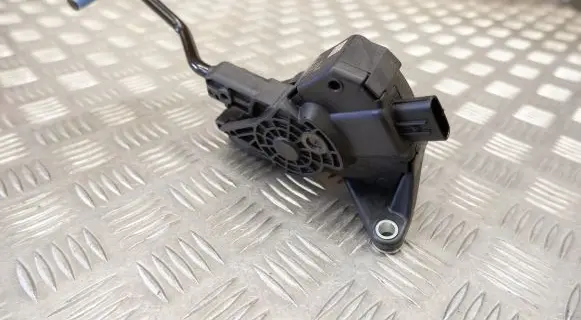 Toyota Highlander XU70 Accelerator throttle pedal 781100E040