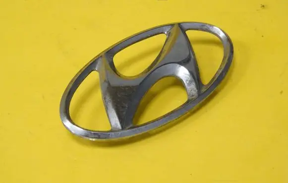 Hyundai i10 Manufacturers badge/model letters 