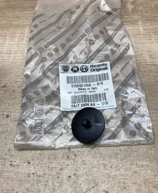 Fiat 500 Floor mat clip fixing clamp 0156021669010 156021669 68172804AA