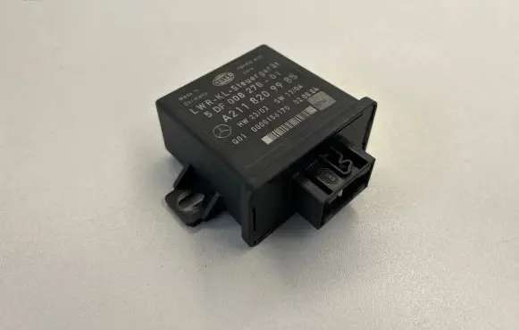 Mercedes-Benz E W211 Light relay A2118209985 0000156170 5DF00827801