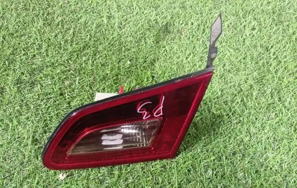 Infiniti G35 Tailgate rear/tail lights