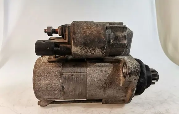 Volkswagen Golf V Starter motor 022911023H 0209082311