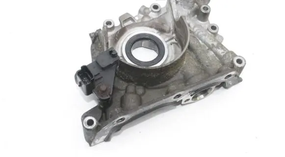 Ford Mondeo MK IV Oil pump 