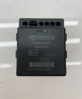 Toyota Corolla Verso AR10 Parking PDC control unit/module 4M0156T3A