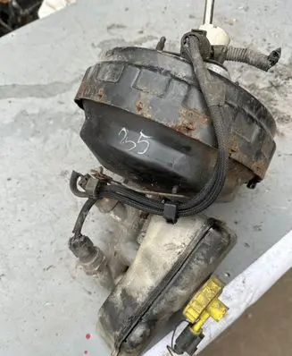 Audi TT Mk1 Brake booster 8N2614105