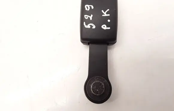 Front seatbelt buckle