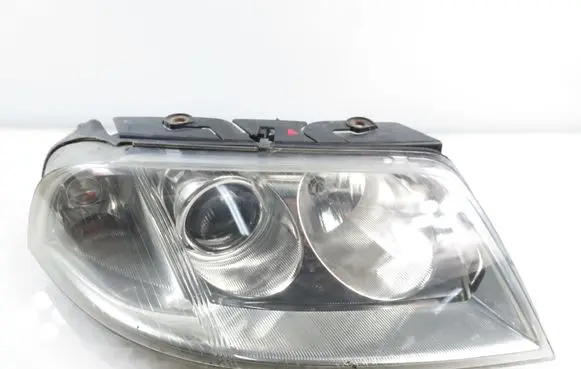 Volkswagen PASSAT B5.5 Headlight/headlamp 3B0941016AK