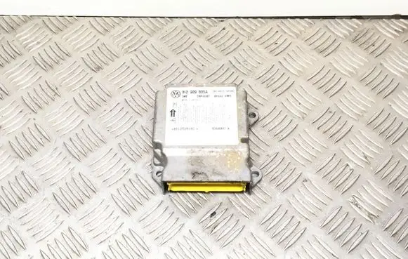 Volkswagen Golf V Airbag control unit/module 1K0909605A 04H022S0500 5WK43411