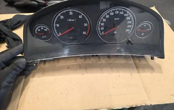 Opel Vectra C Speedometer (instrument cluster) 13242994FK