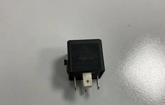 Mercedes-Benz A W168 Other relay A0025421319 V23134B52X336