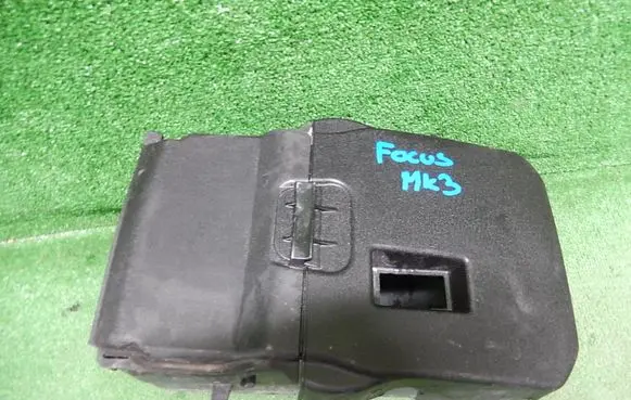 Ford Focus Battery box tray 