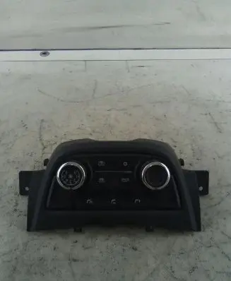 Opel Zafira C Climate control unit 39081561