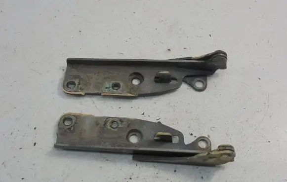 Ford Maverick Engine bonnet/hood hinges 