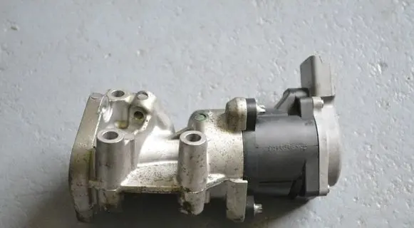 Jaguar XF X250 EGR valve 4R8Q90475
