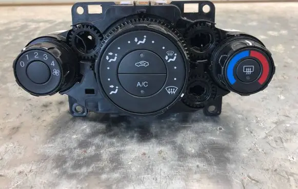 Ford Fiesta Climate control unit 8A6119980AEBILI 8A6119980AE
