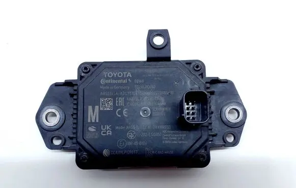 Toyota Yaris XP210 Distronic sensor radar 82113K0010C 882100D040