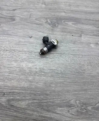 Volkswagen PASSAT B7 Fuel injector 03C906039 0280158815