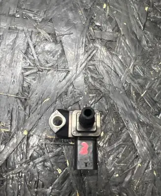 BMW 5 F10 F11 Air pressure sensor 7804742 9080 11M3