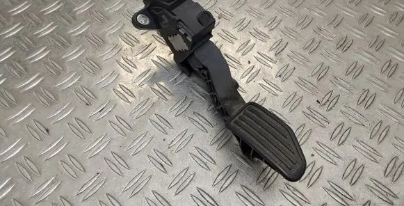 Toyota Yaris Accelerator throttle pedal 781100D110