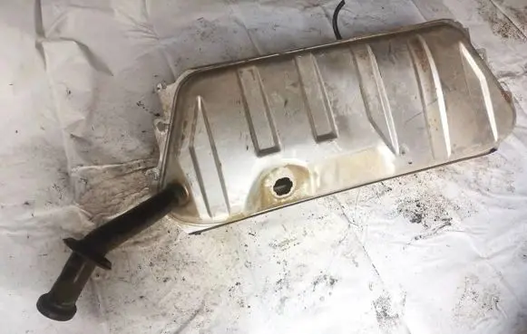 Mercedes-Benz E W210 Fuel tank 