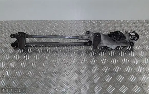 Mitsubishi L200 Front wiper linkage 8250A124