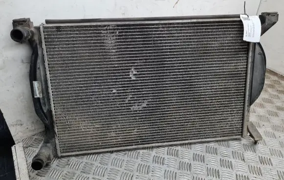 Audi A4 S4 B6 8E 8H Coolant radiator