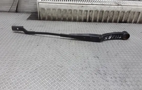 KIA Ceed Front wiper blade arm F00S51F046