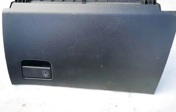 Glove box