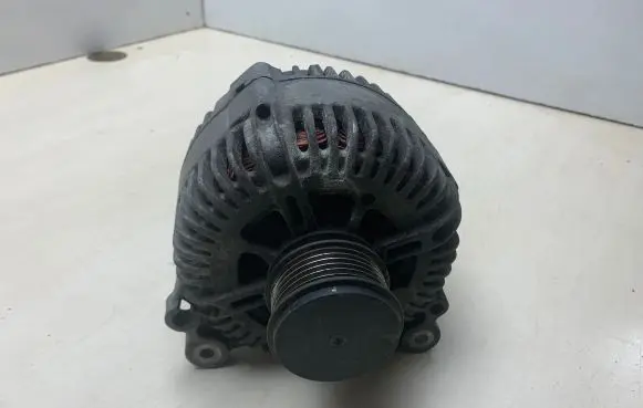 Volkswagen PASSAT B6 Generator/alternator 021903026L TG17C019