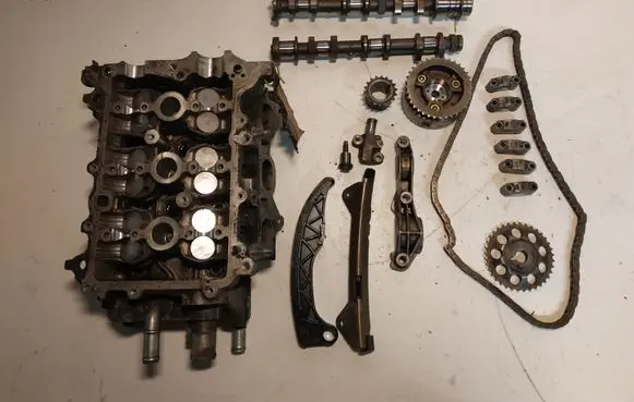 Toyota Aygo AB10 Engine head 