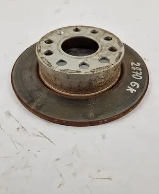 Volkswagen Golf V Rear brake disc 