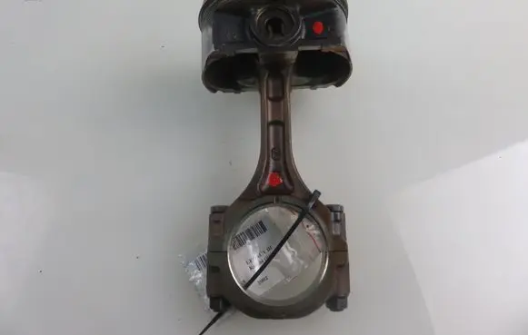 Subaru Legacy Piston with connecting rod 