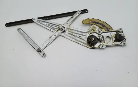 Suzuki Baleno EG Front door manual window regulator 