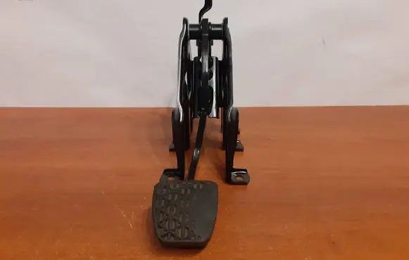 Mercedes-Benz Sprinter W907 W910 Brake pedal A9102900000 20180817 H1817083655
