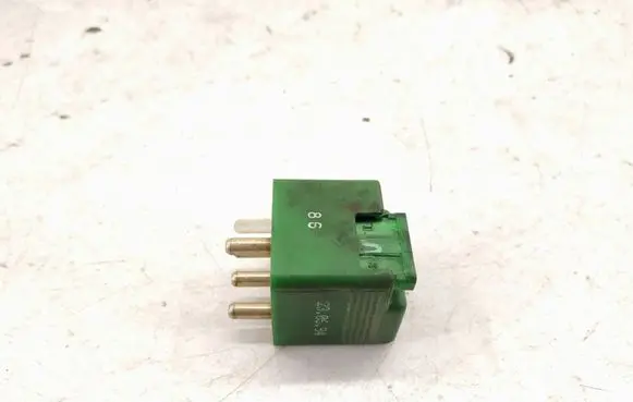 Mercedes-Benz 190 W201 Cruise control relay A0015429619 0015429619