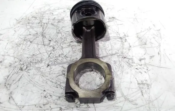 Fiat Doblo Piston with connecting rod 082214